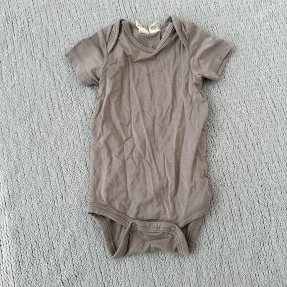 Kyte Baby Grey Short Sleeve Bamboo One Piece Bodysuit - 0 to 3 Months - Picture 1 of 5